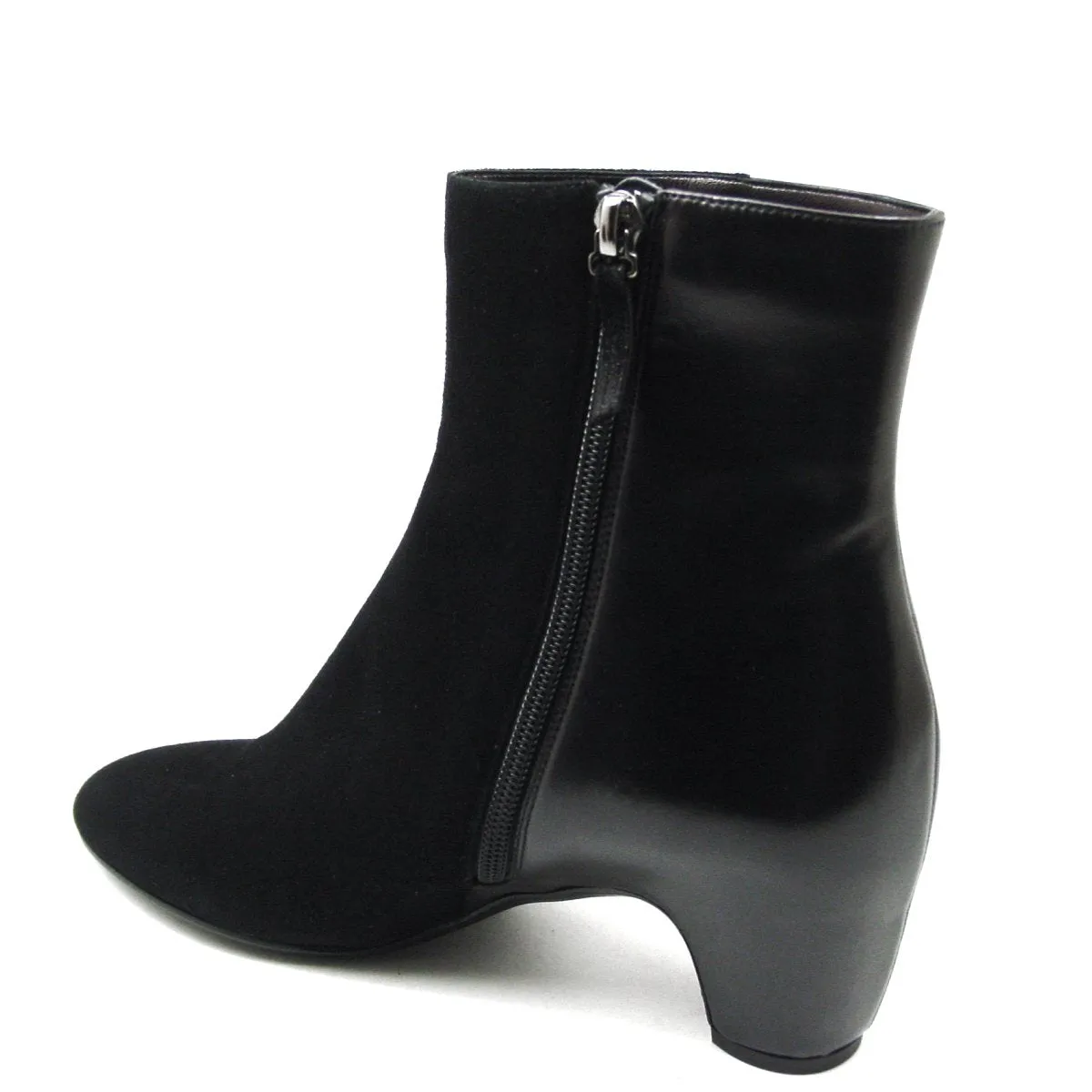 P1373 Black
